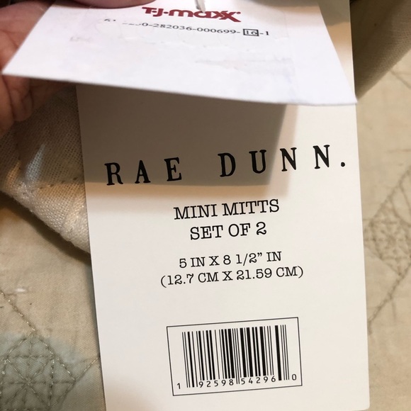 Rae Dunn “Be Kind Mini oven mitts - Picture 3 of 6